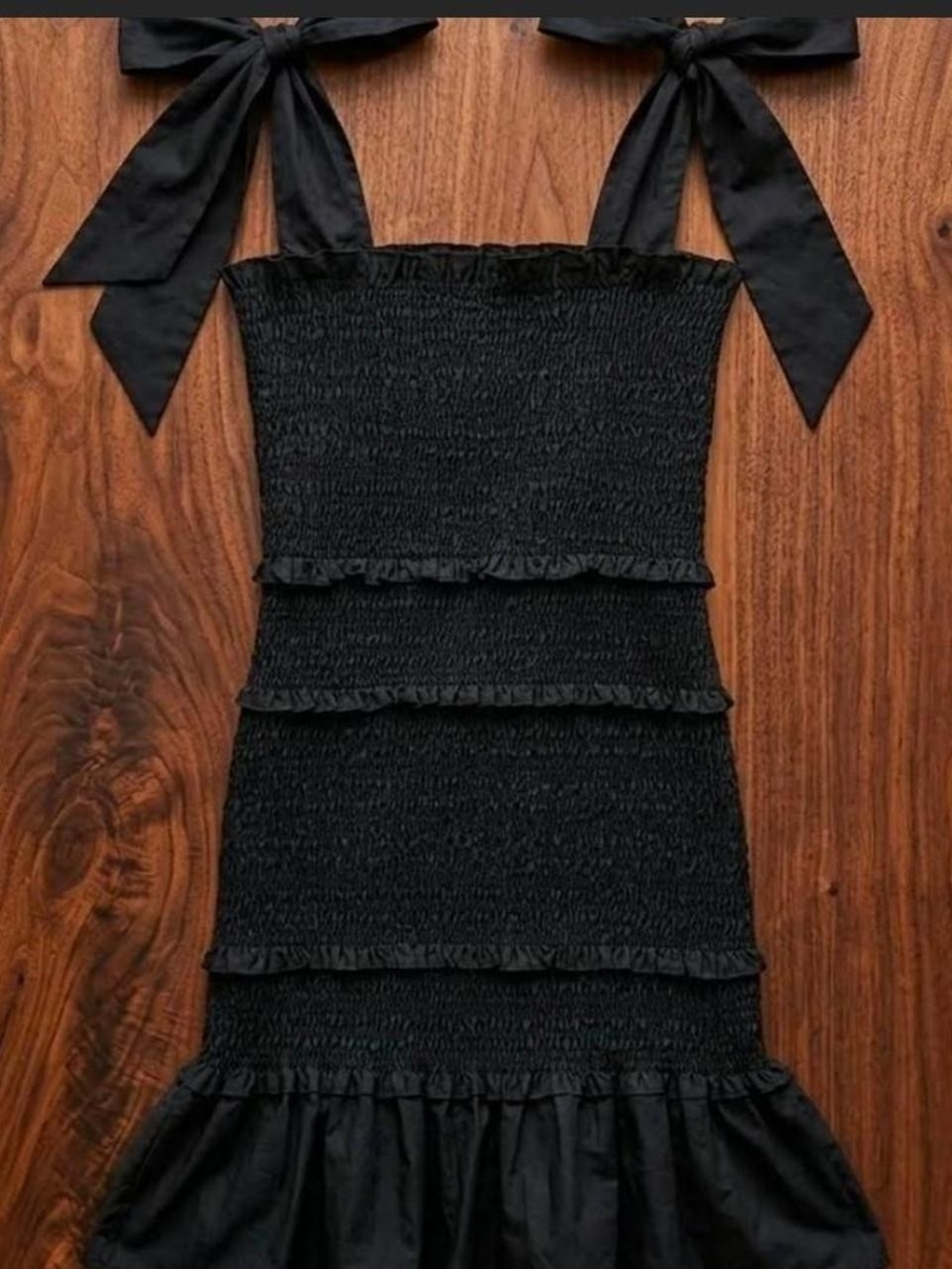 Black Smocked Ruffle Tie-Shoulder Dress - L